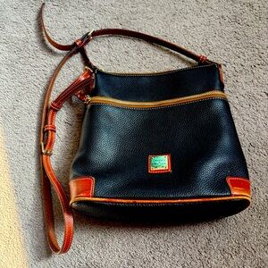 CLASSIC DOONEY AND BOURKE CROSS BODY